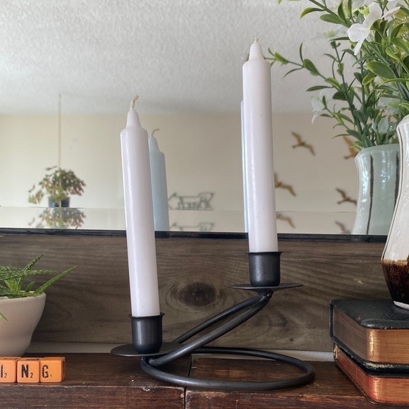 Metal candlestick holders set of 2 modern minimalist curved candelabra black - Picture 3 of 3